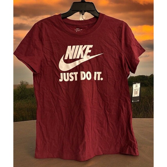 Burgundy‎ Nike Women's Cotton Sportswear Logo T Shirt Size M New With Tag Tee - Picture 1 of 5